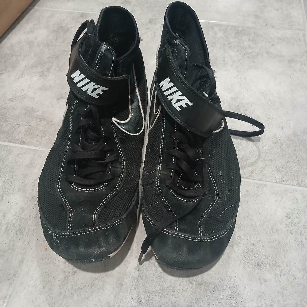 Nike Size 10 Wrestling Shoes